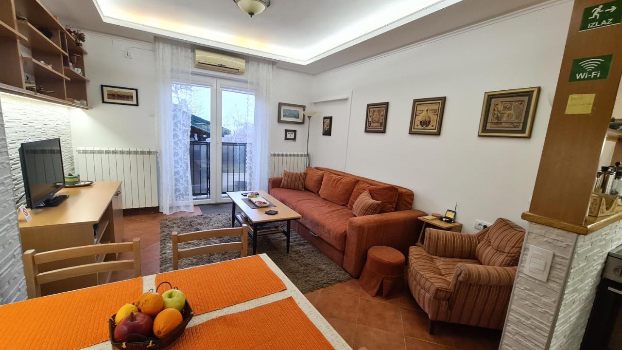 Apartment Akacija Gardens Belgrade Exterior photo